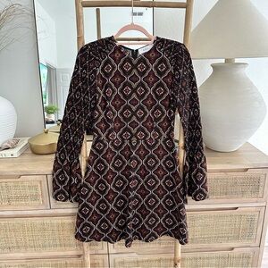 ALC Alexa Printed Bell Sleeve Silk Dress Sz 4